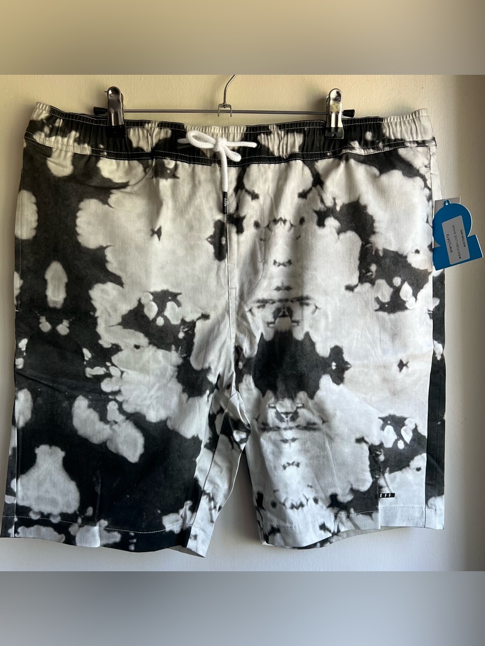 NWT Neff Men's Black & White Tie-Dye Shorts